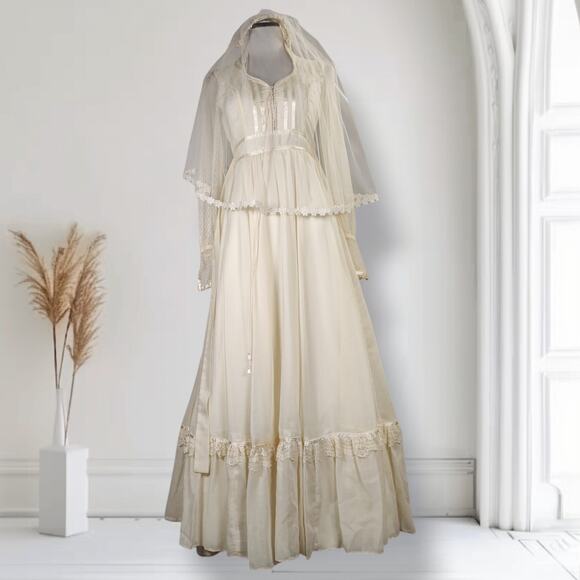 Gunne Sax Dresses & Skirts - Vintage Gunne Sax Romantic Renaissance Bridal Wedding Dress Veil Petticoat Ivory